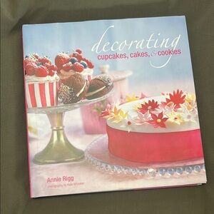 •DECORATING• baking book!